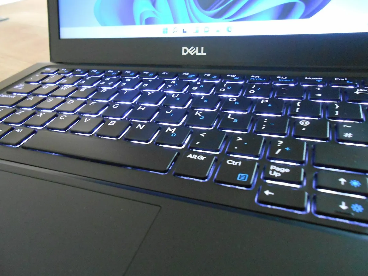 Dell Latitude 5290 Laptop 13" Intel i5-8250U, 8GB - Image 2