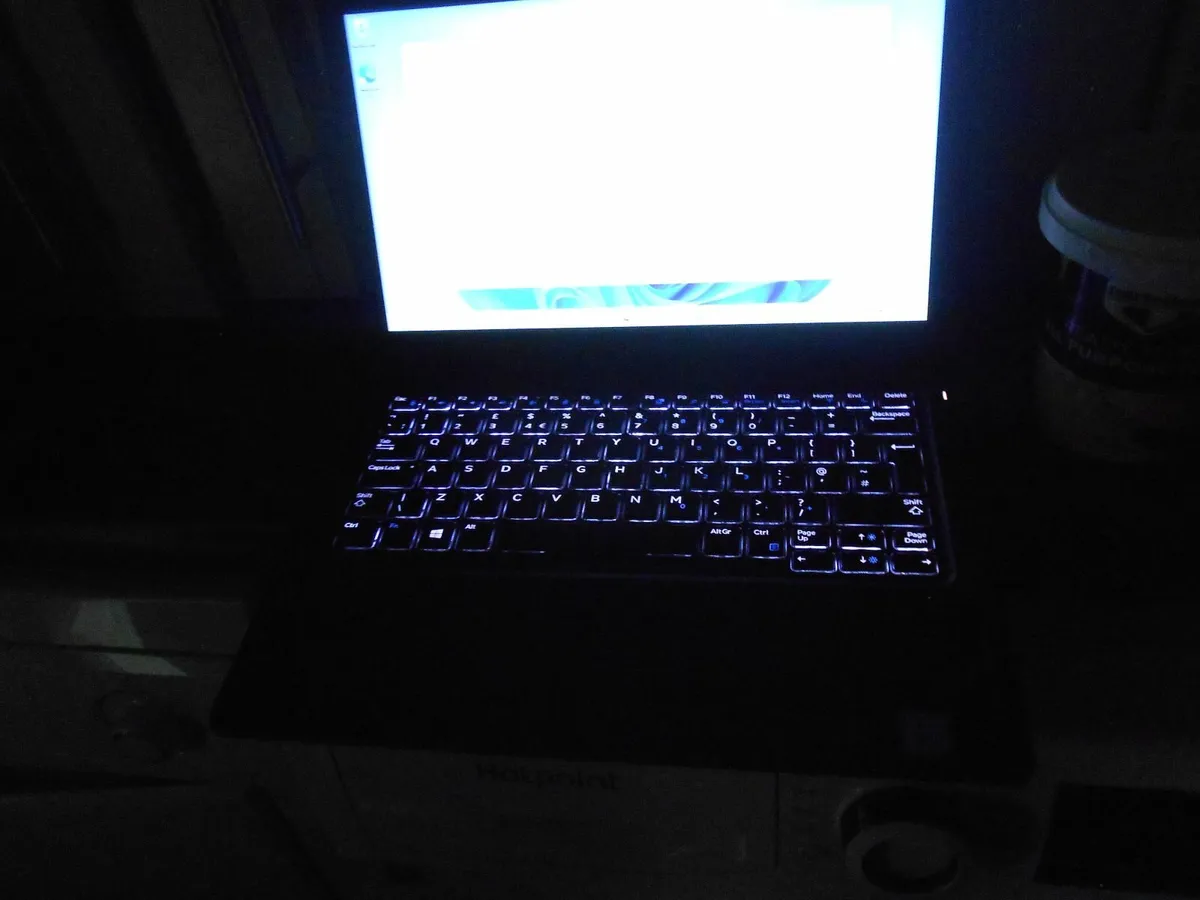 Dell Latitude 5290 Laptop 13" Intel i5-8250U, 8GB - Image 3