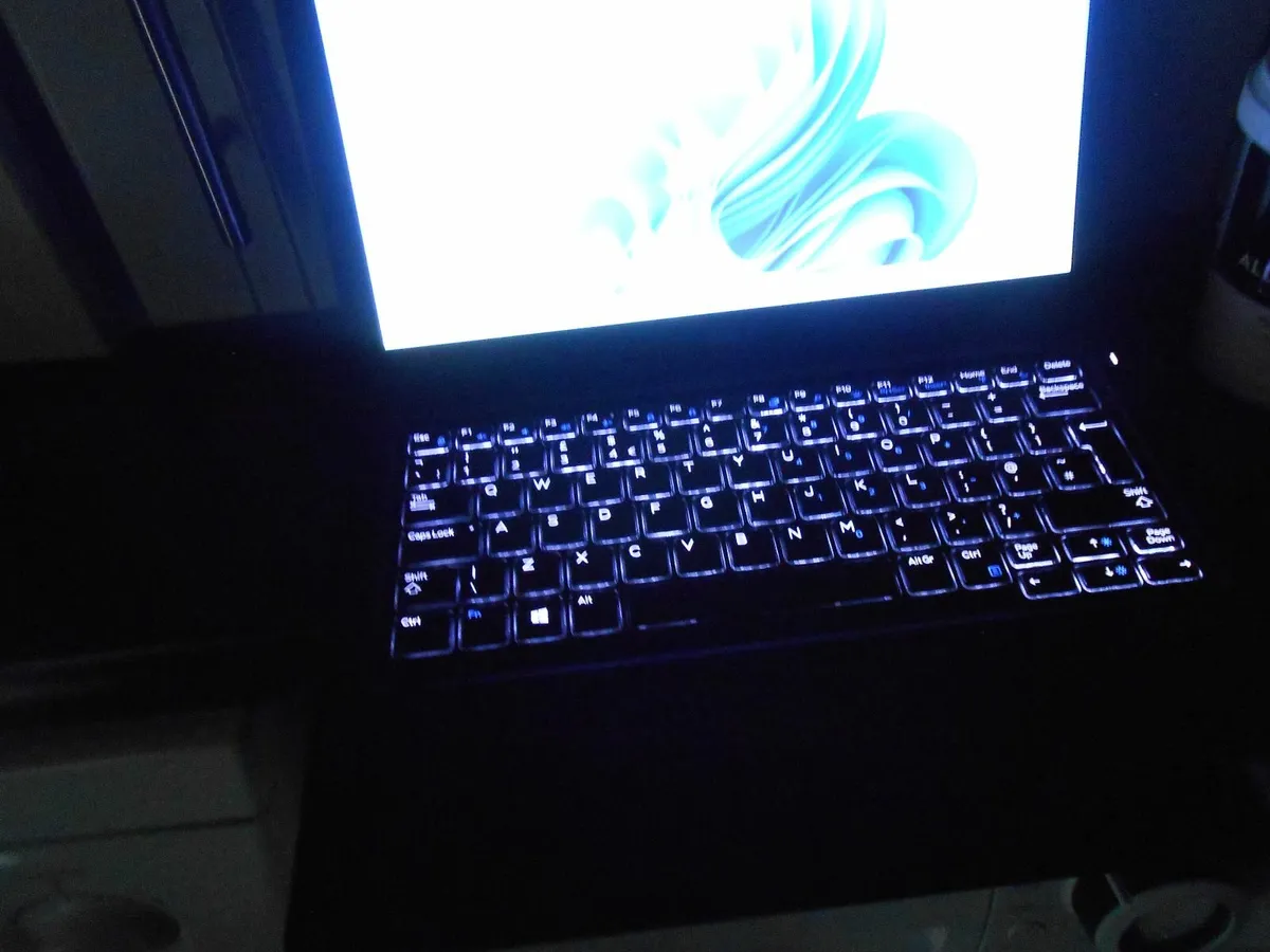 Dell Latitude 5290 Laptop 13" Intel i5-8250U, 8GB - Image 4
