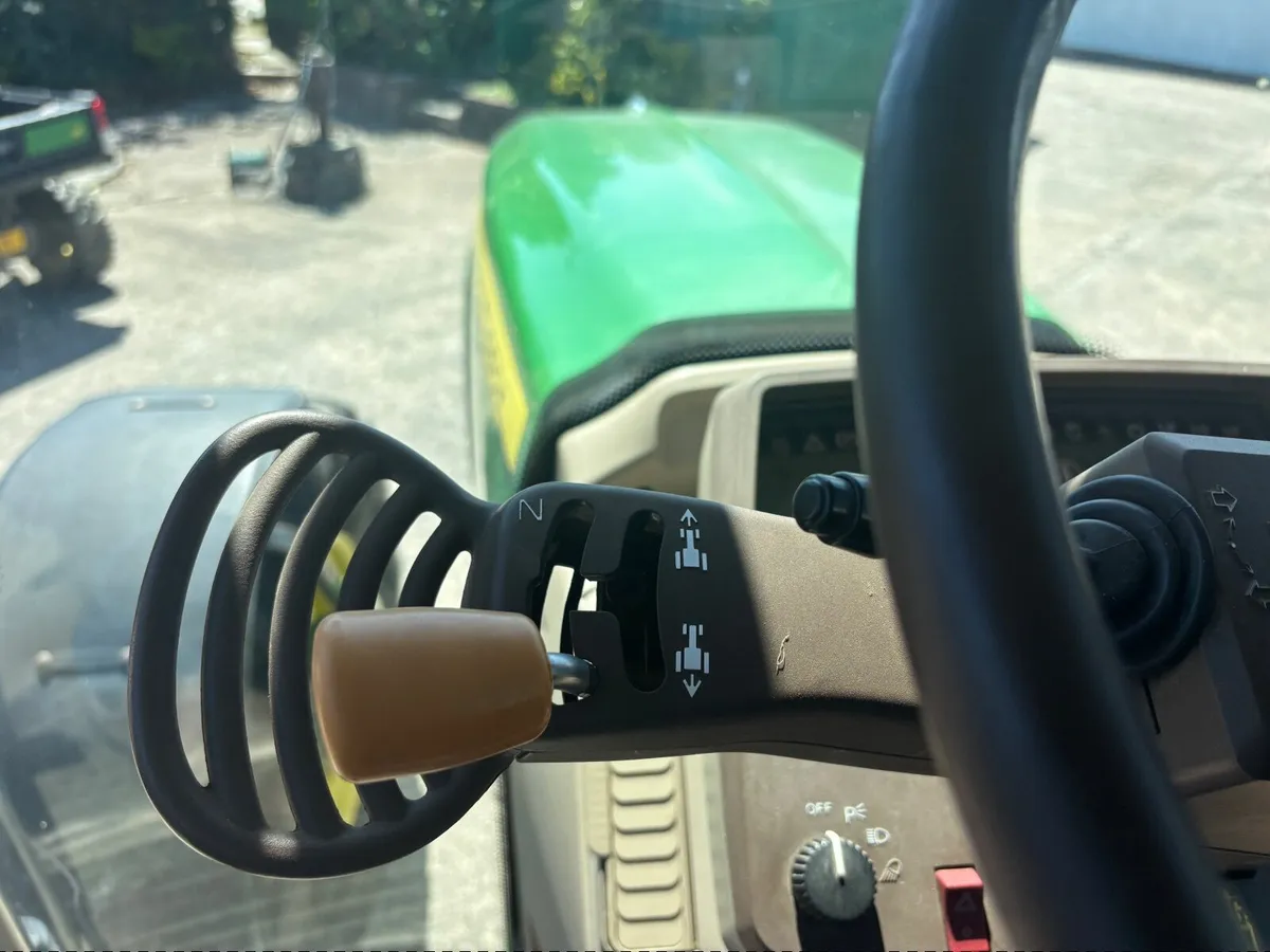 2002,JOHN DEERE 6820 TLS 50 K - Image 2