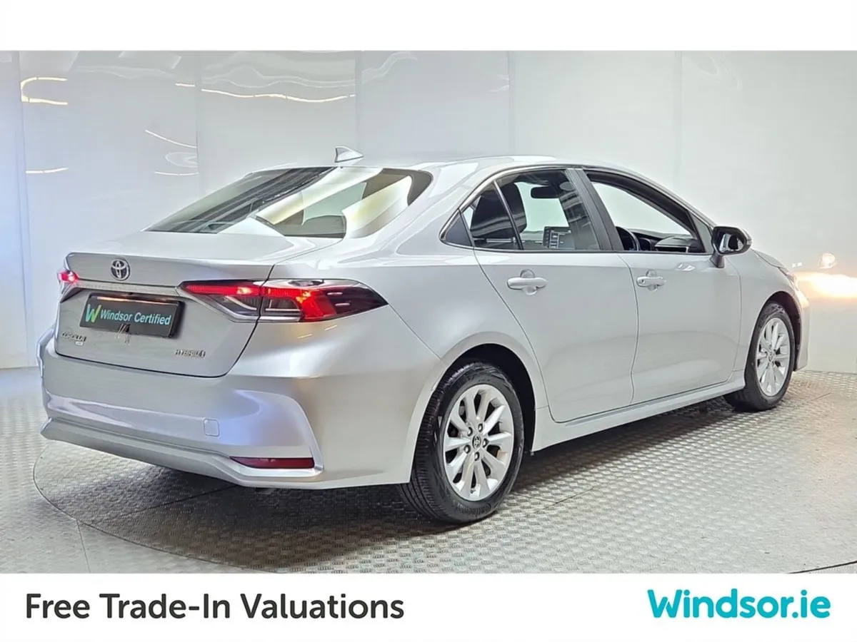 Toyota Corolla 1.8 Hybrid Luna Saloon - Image 3