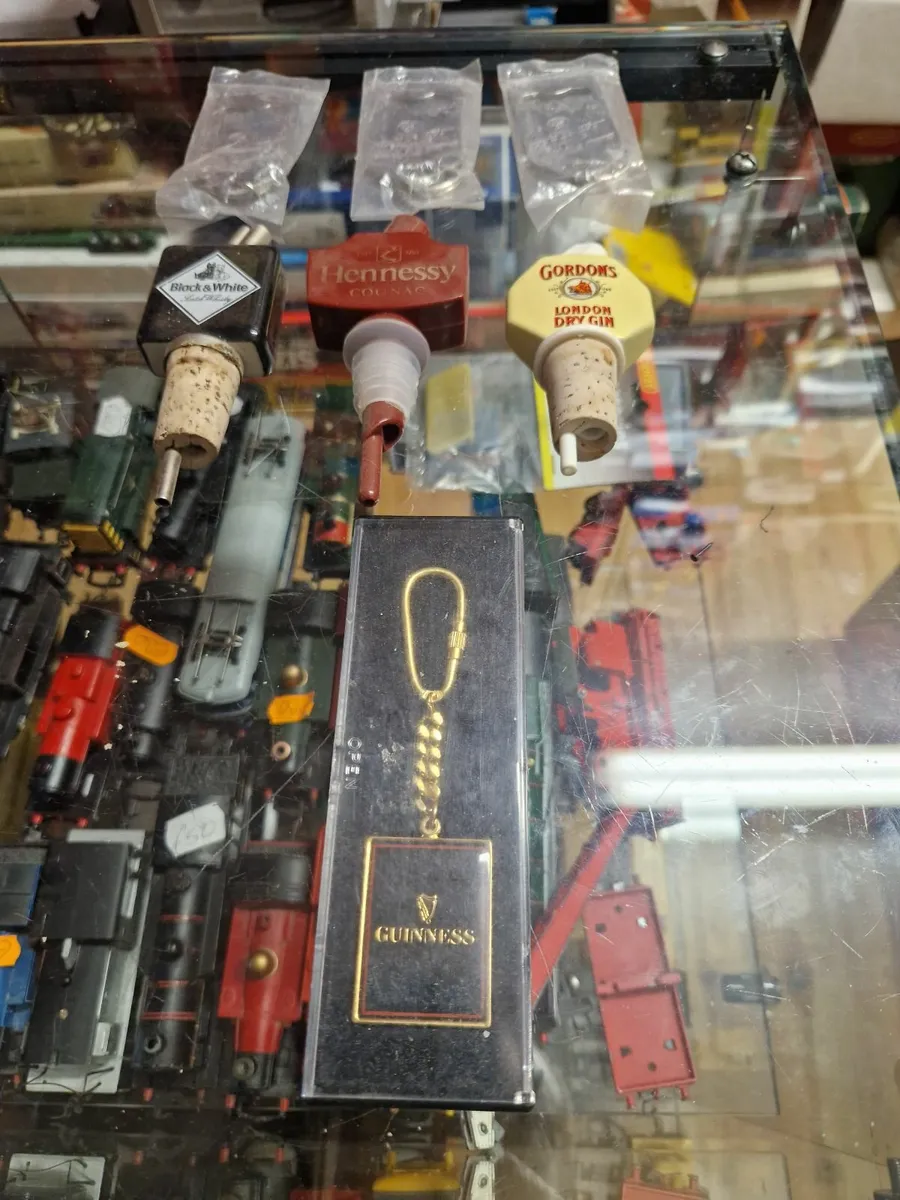 Guinness Pub Memorabilia Etc - Image 1