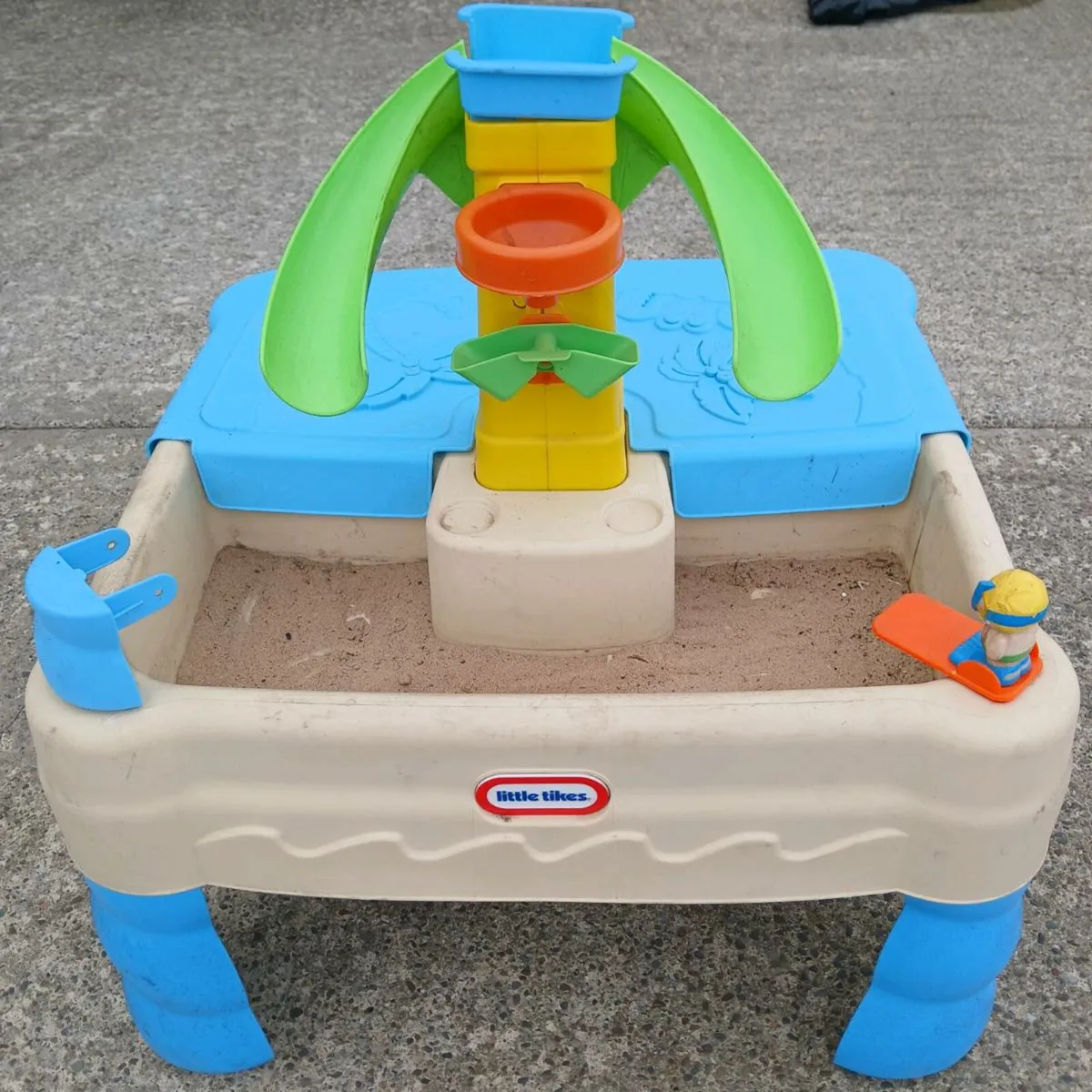 Kids Sand and water table - Image 1