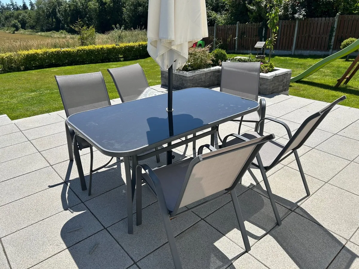 Garden table and chairs - Image 2