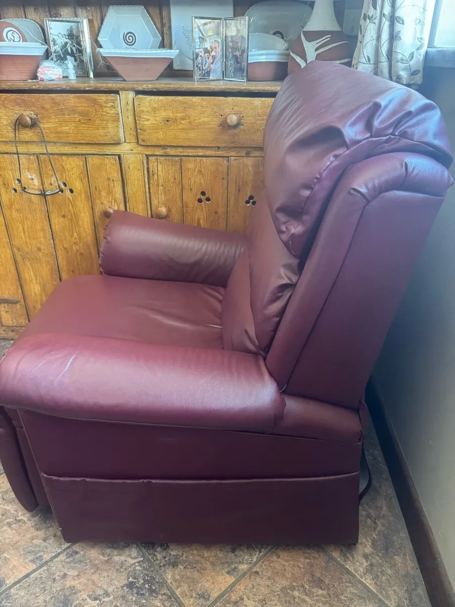 Electric Recliner chair - Image 2