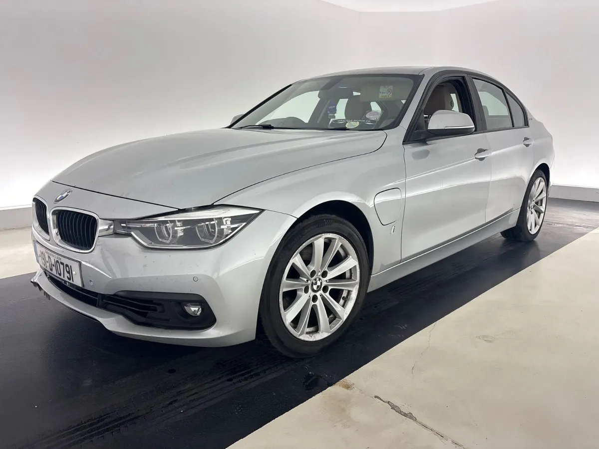 BMW 3-Series 2019 For Auction!! - Image 1