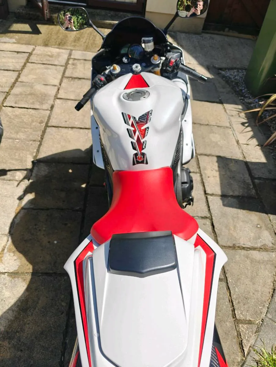 Yamaha R1 2007 - Image 4