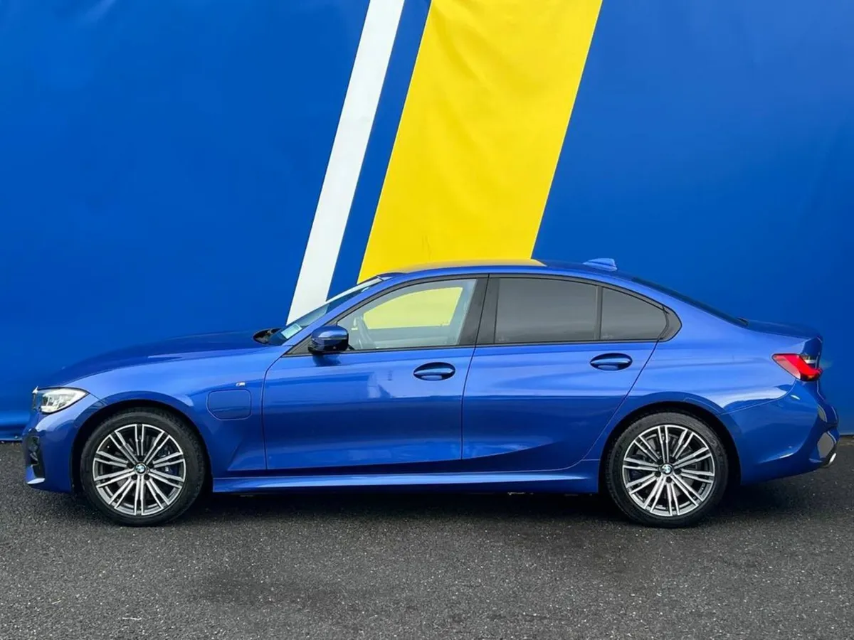 BMW 3-Series 330e M-SPORT 2.0 HYBRID // LEATHER HE - Image 3