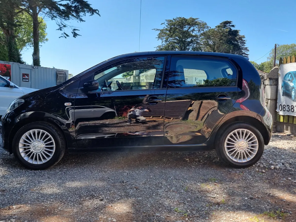 2014 Volkswagen up 1.0 L Automatic - Image 4