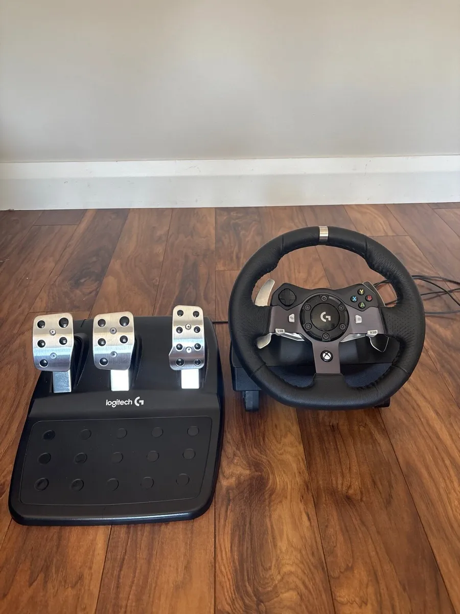 Logitech G920 Wheel and Pedals (Xbox) - Image 1