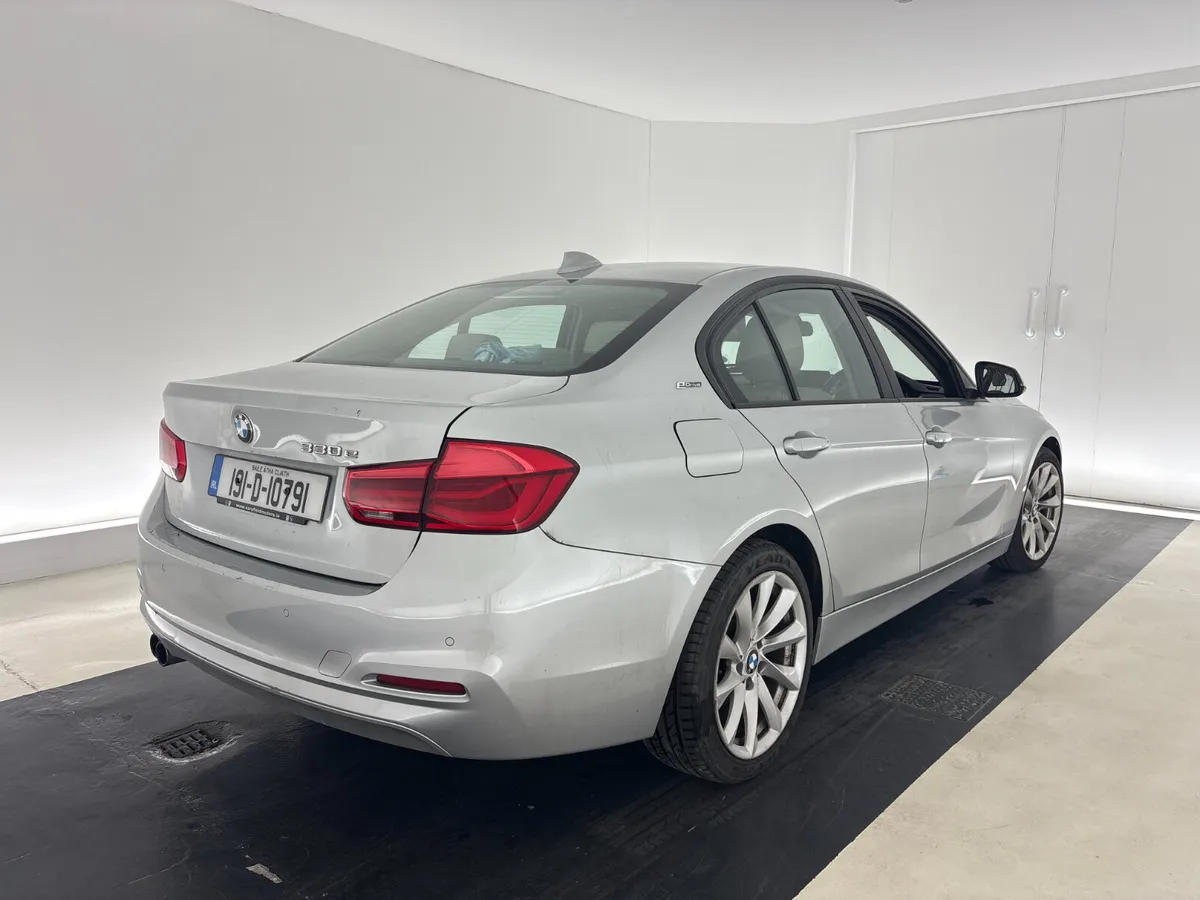 BMW 3-Series 2019 For Auction!! - Image 3