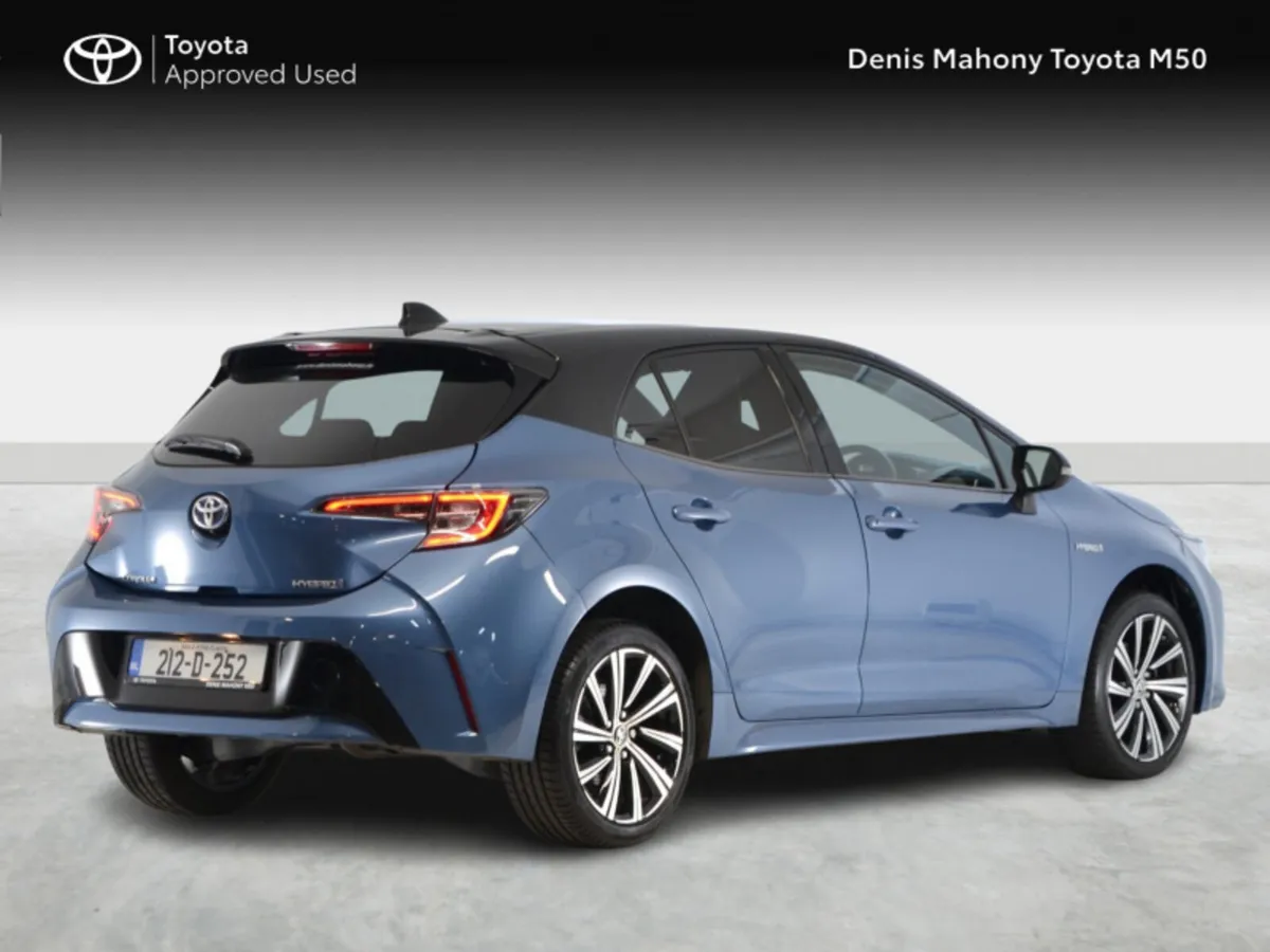 Toyota Corolla Luna Sport Hatchback - Image 2