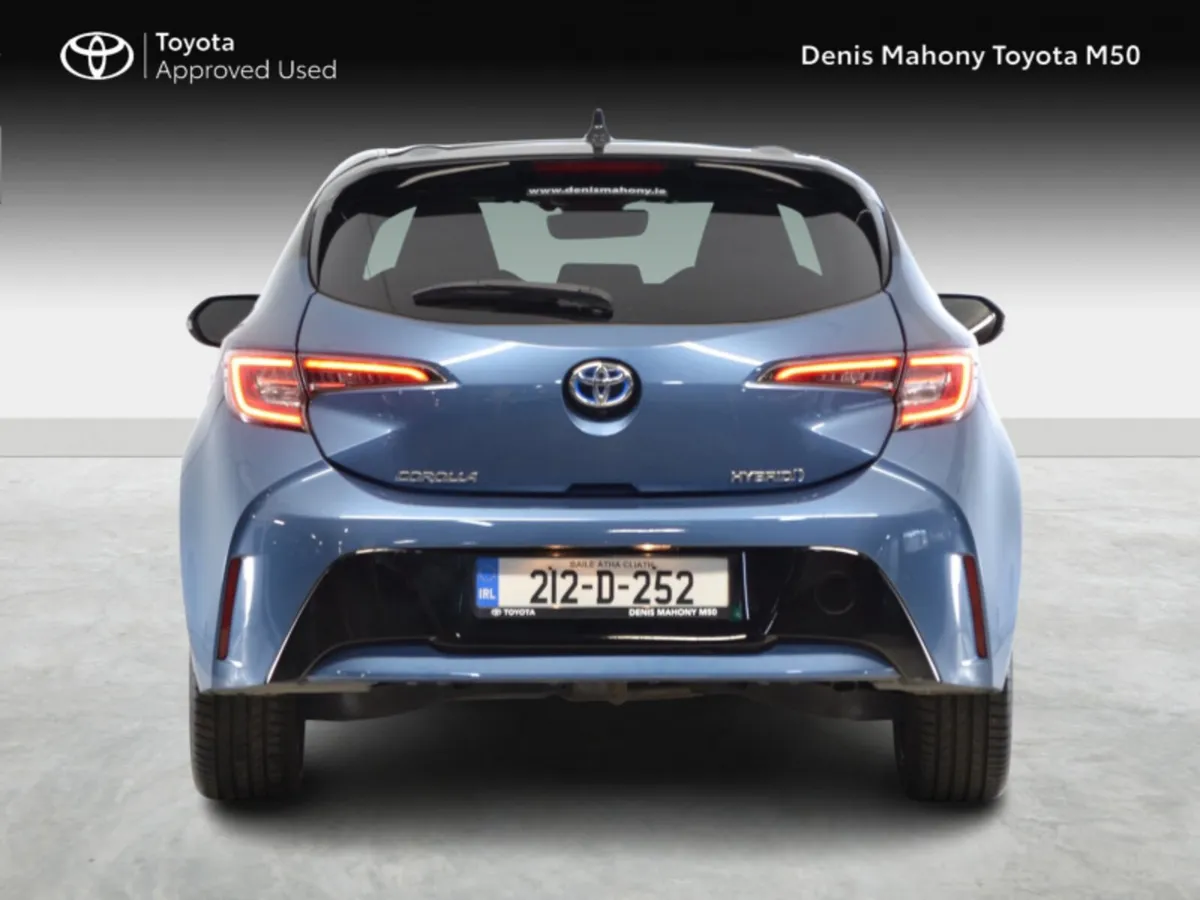 Toyota Corolla Luna Sport Hatchback - Image 4