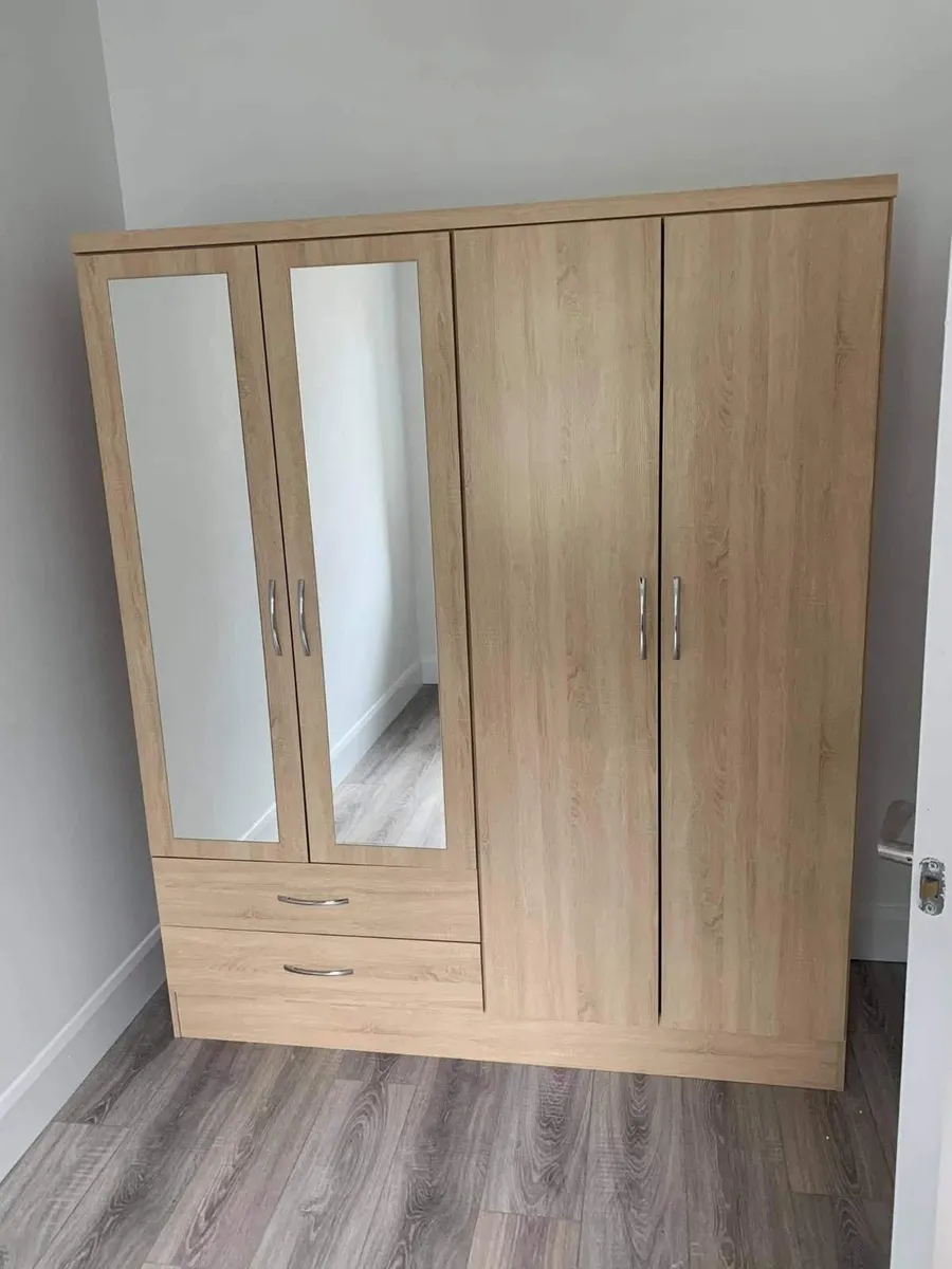 WARDROBES CALL DARREN 087 2927892 - Image 1