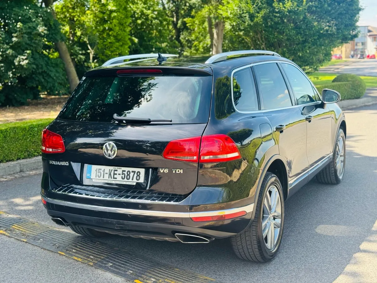 VW Touareg 3.0 4X4 Genuine Crew-Cab - Image 4
