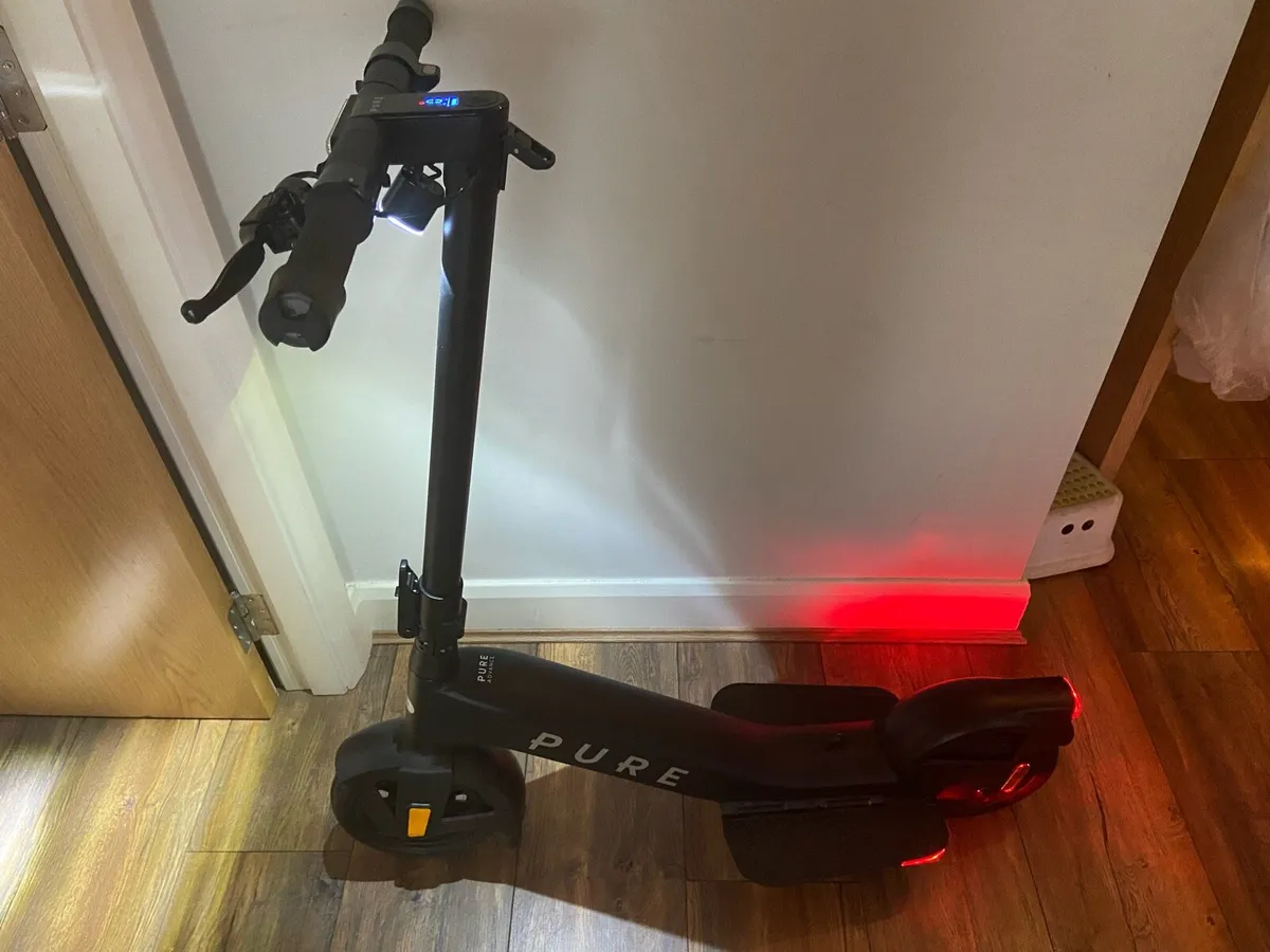 Pure advance E Scooter - Image 2