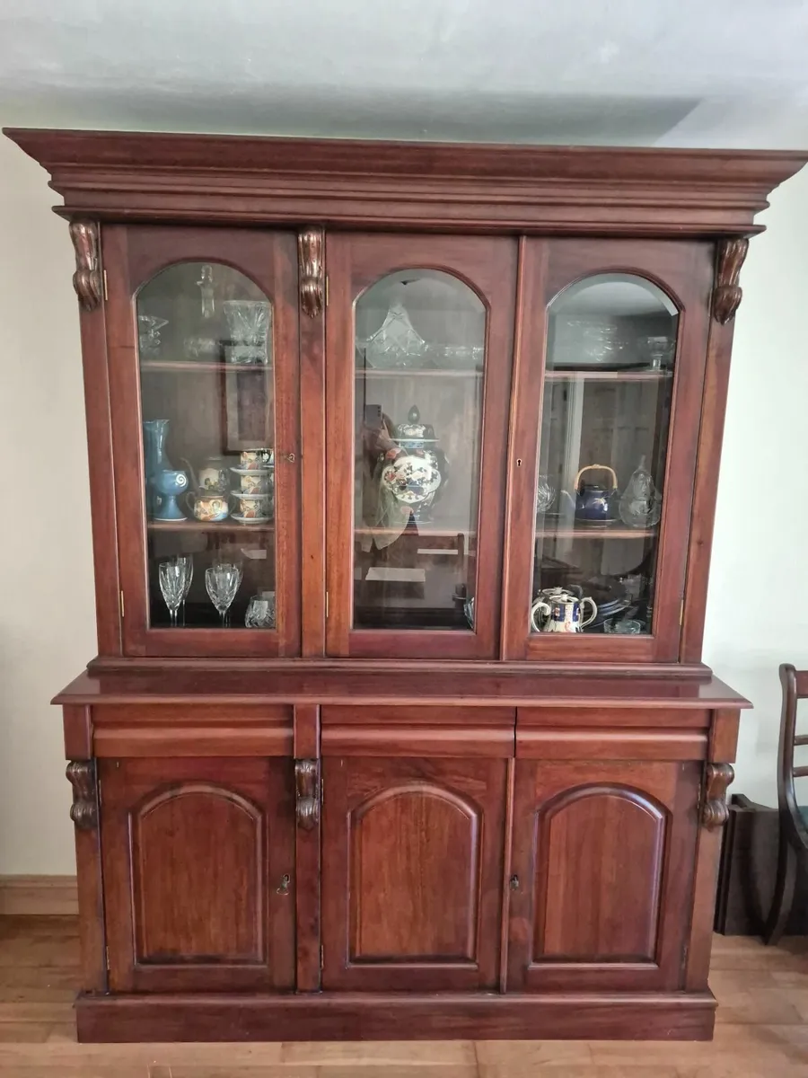 Mahogany sideboard - Image 1