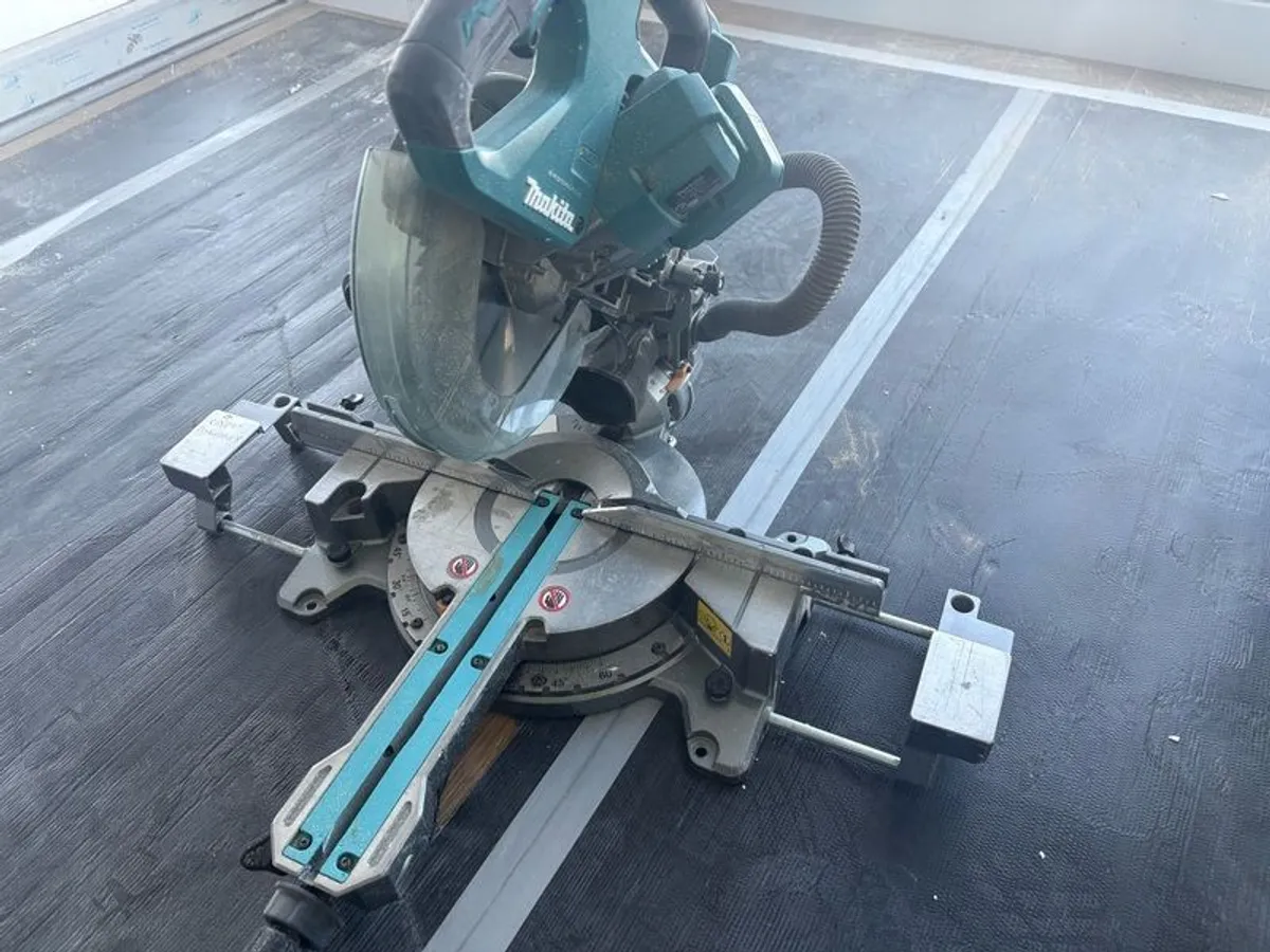 makita ls002g 40v mitre saw - Image 1