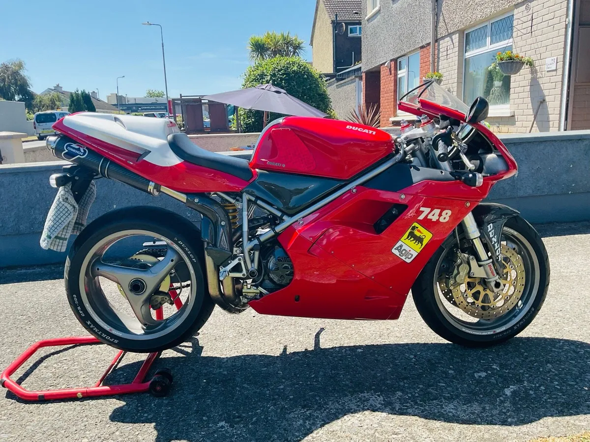 Ducati 748 - Image 1