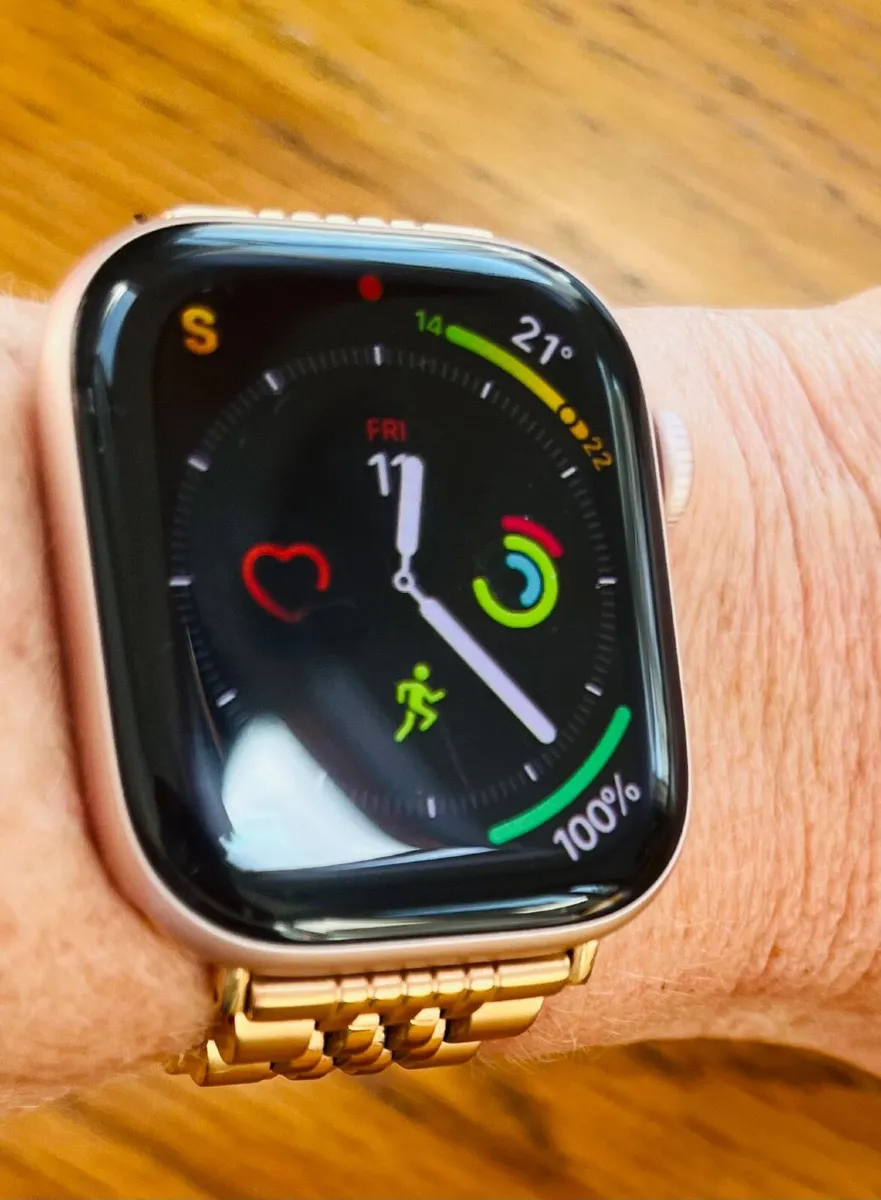Apple Watch series 10 6mths old with warranty - Image 3