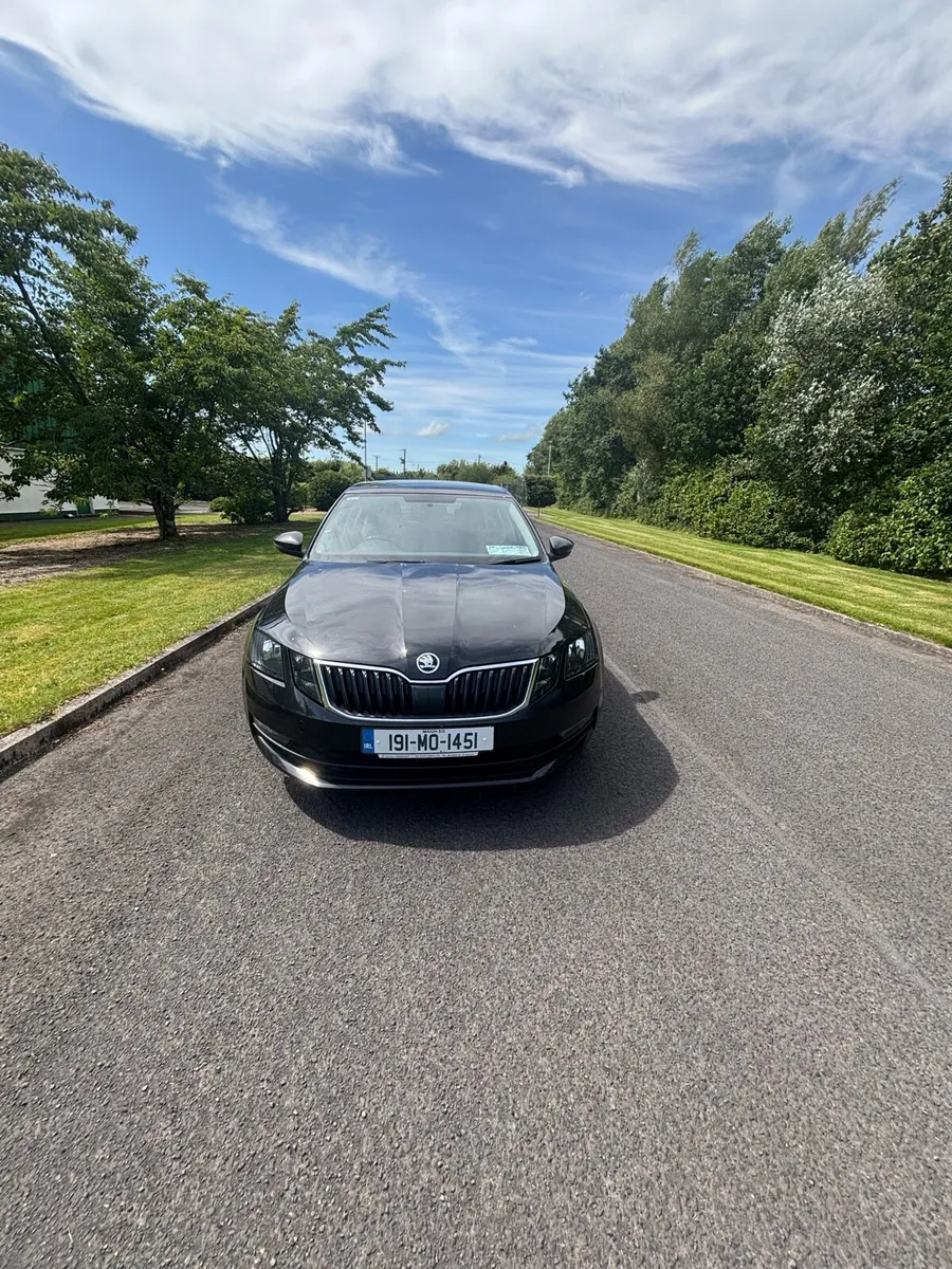 191 Skoda Octavia 1.6 TDI ambition model - Image 1