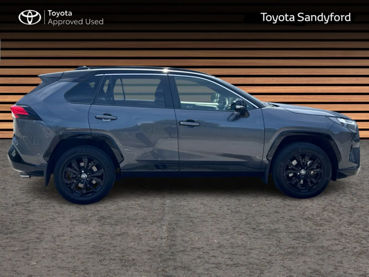 Toyota RAV4 HYBRID SPORT // HEATED LEATHER SEATS / - Image 3