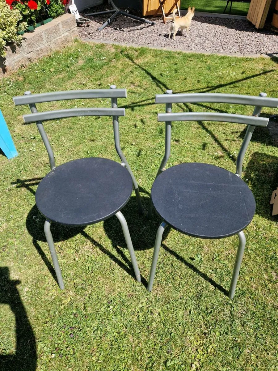 2 small chairs