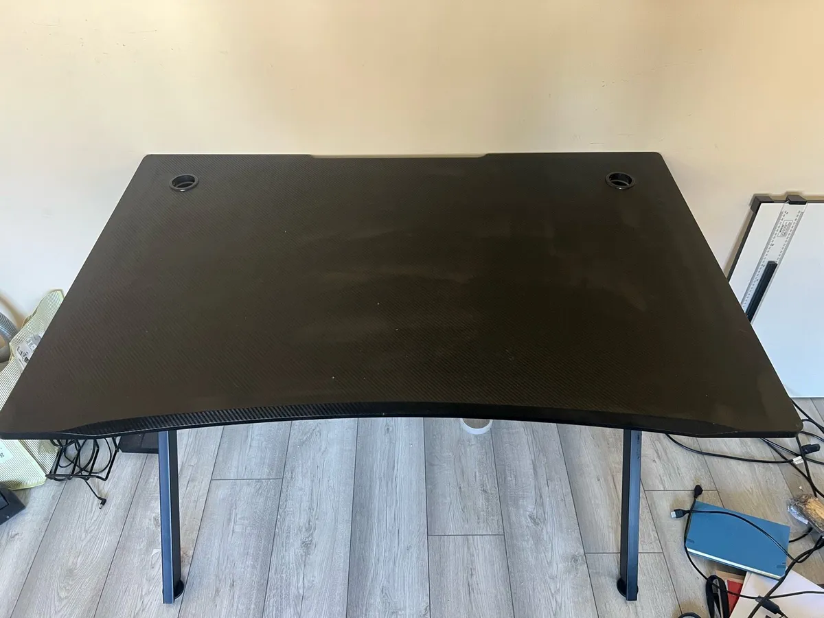 X rocker gaming desk - Image 1