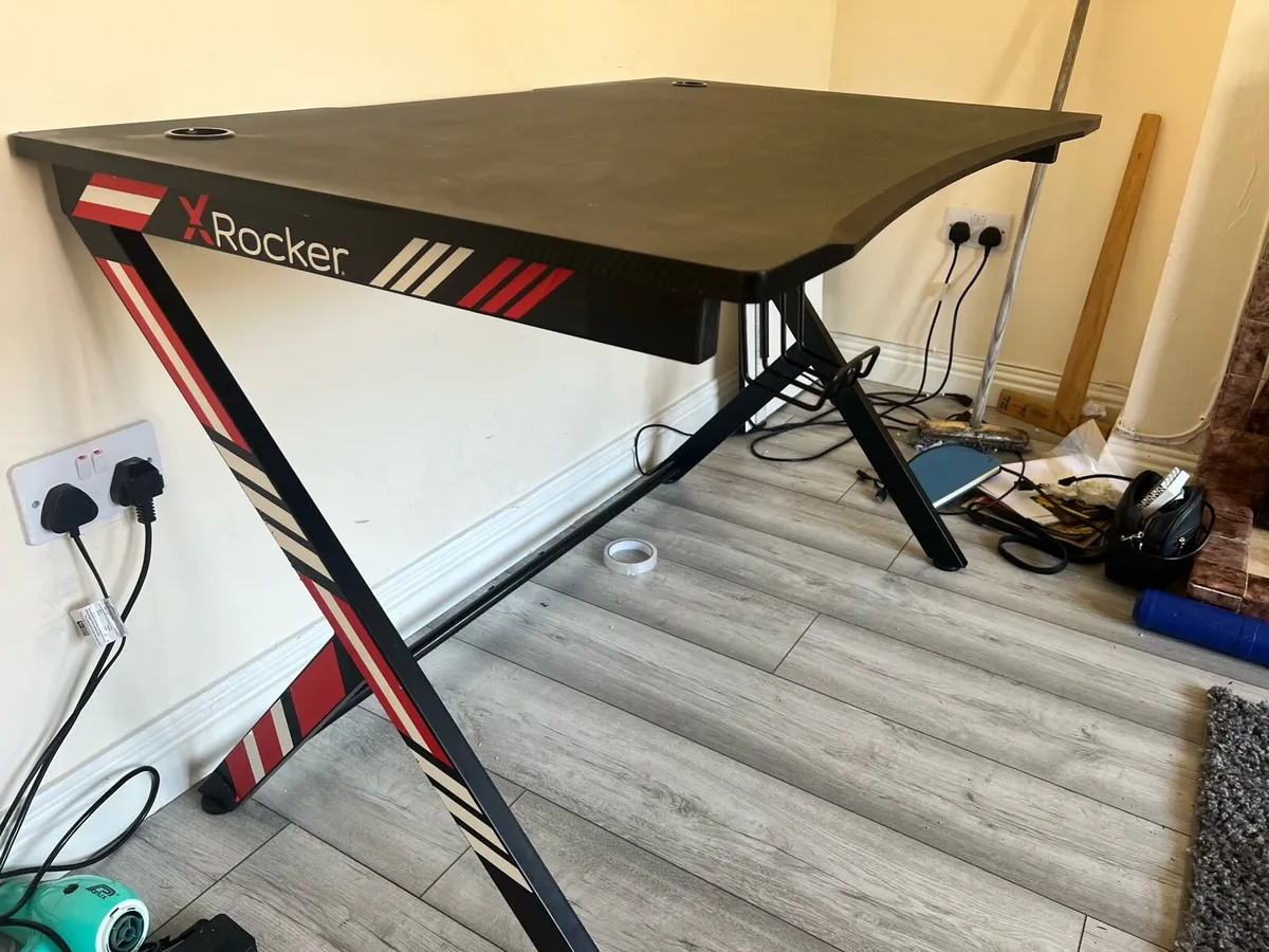 X rocker gaming desk - Image 2