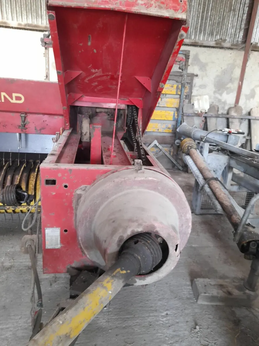 New Holland baler - Image 2