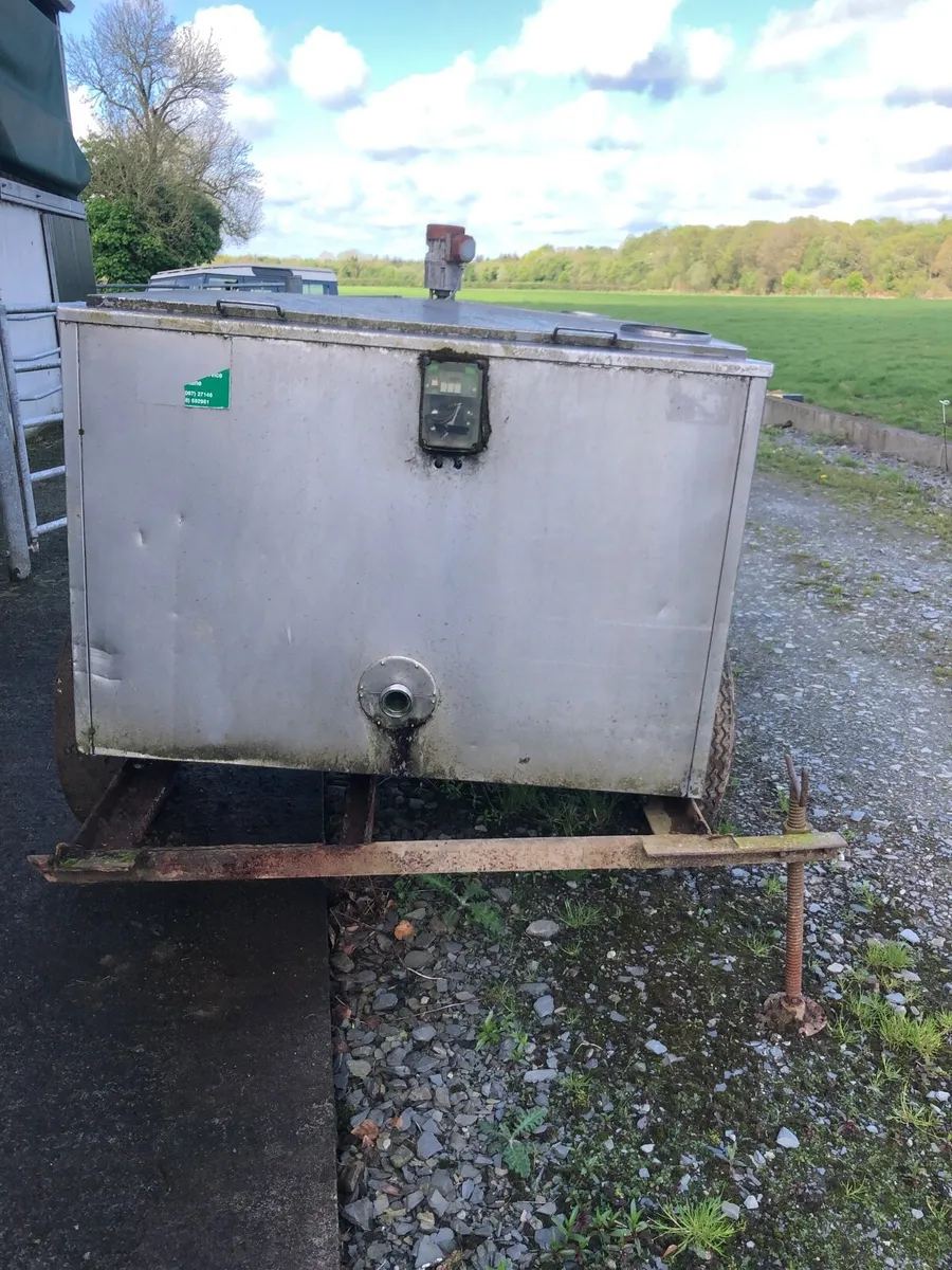 Mobile  milk tank to draw water - Image 2