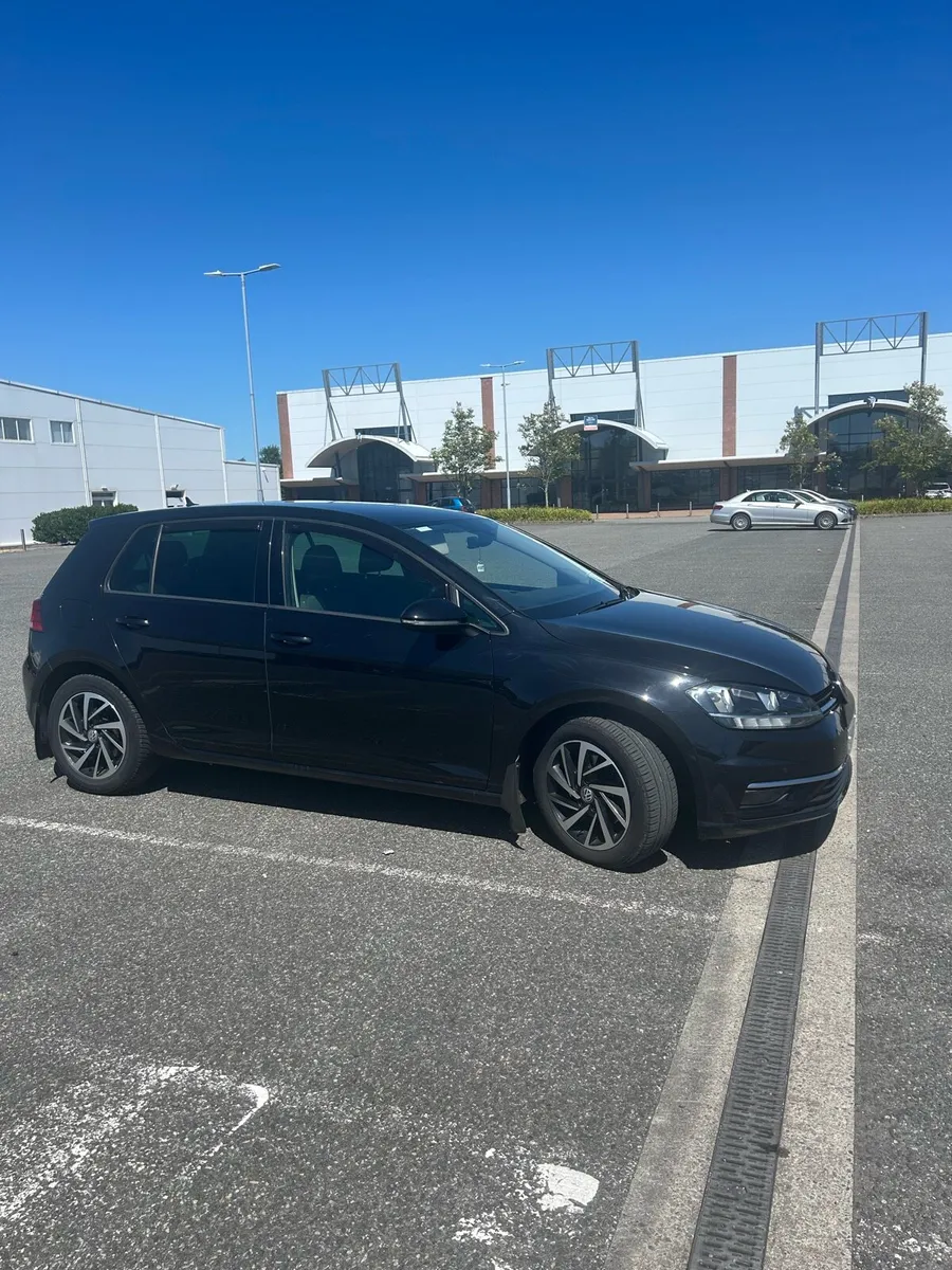 Golf 1.6 - Image 1