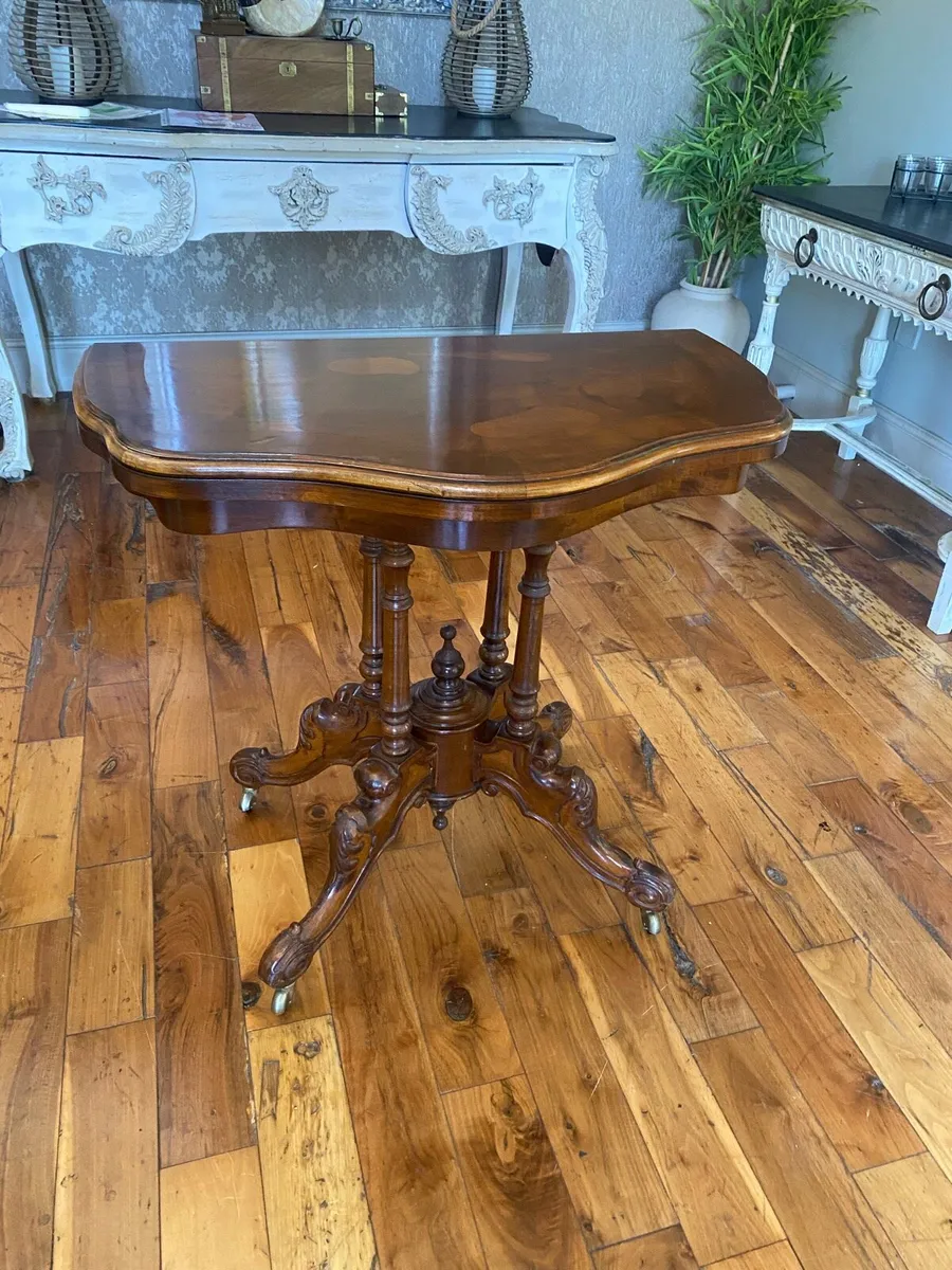 Card table - Image 1
