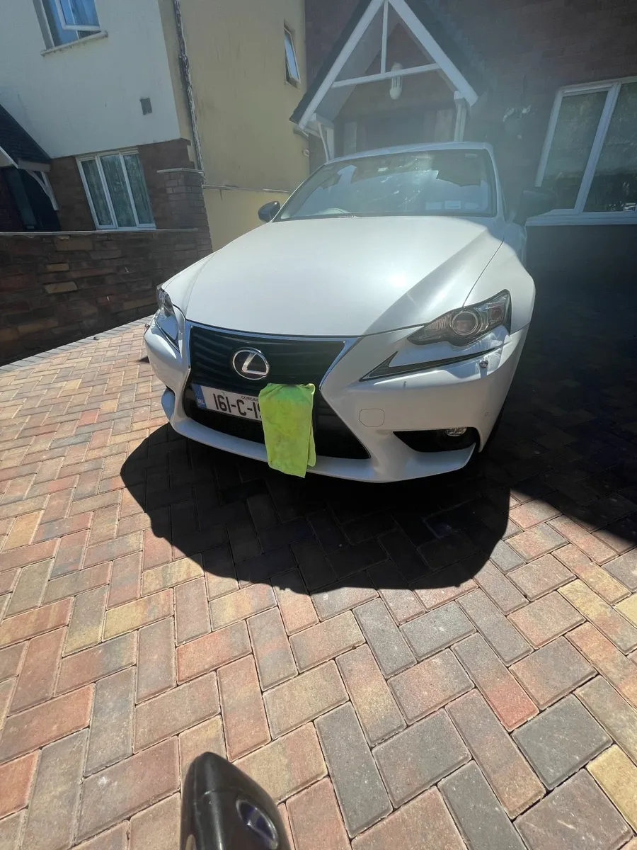 Lexus IS 2016 - Image 1