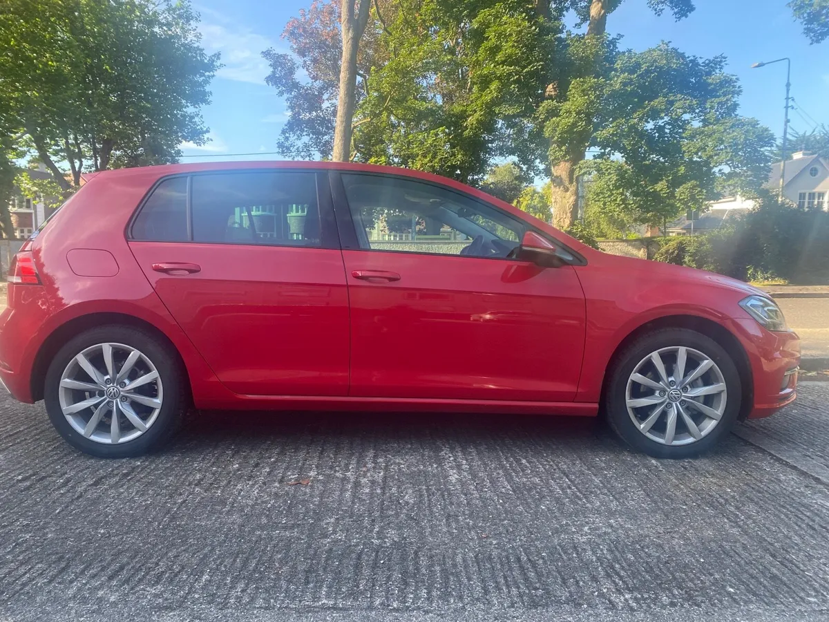 Volkswagen Golf 2019 , 1.2 automatic, low mileage - Image 1