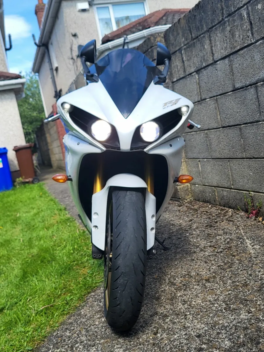 YAMAHA R1 2013 - Image 2