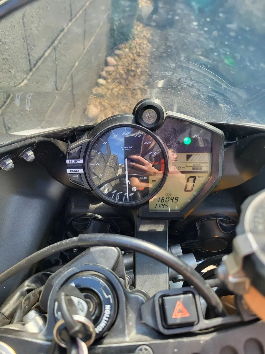 YAMAHA R1 2013 - Image 3