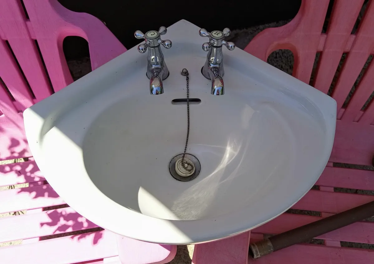 corner sink - Image 1