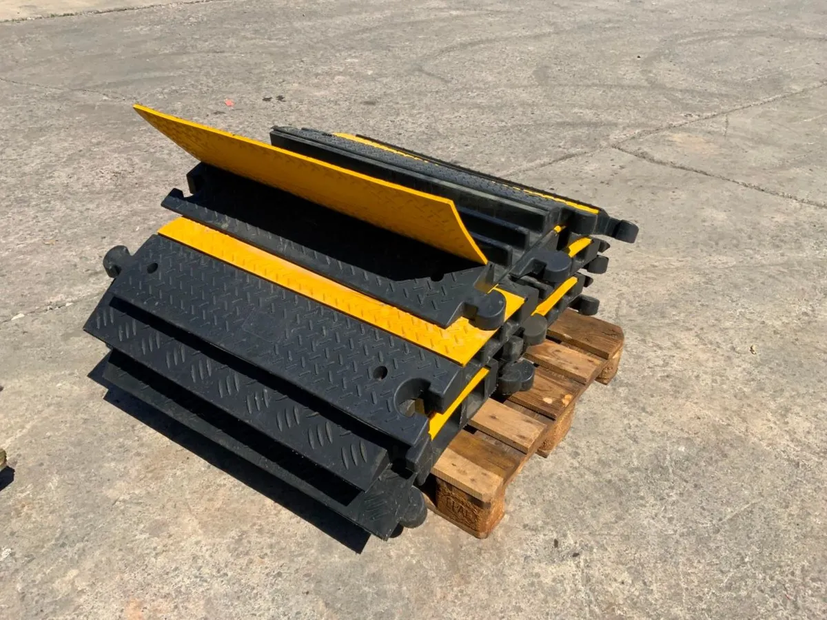 INTERLOCKING CABLE PROTECTION RAMPS....2224. - Image 3