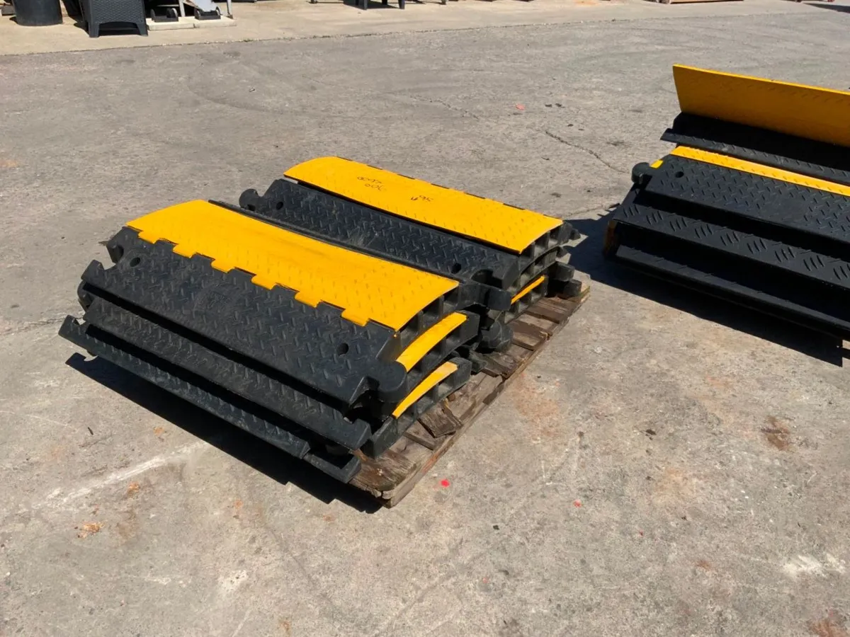 INTERLOCKING CABLE PROTECTION RAMPS....2224. - Image 4