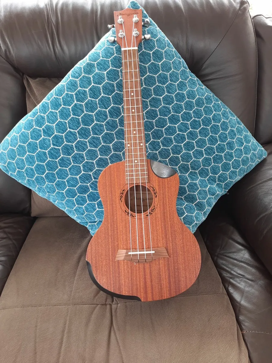 Ukelele - Image 1