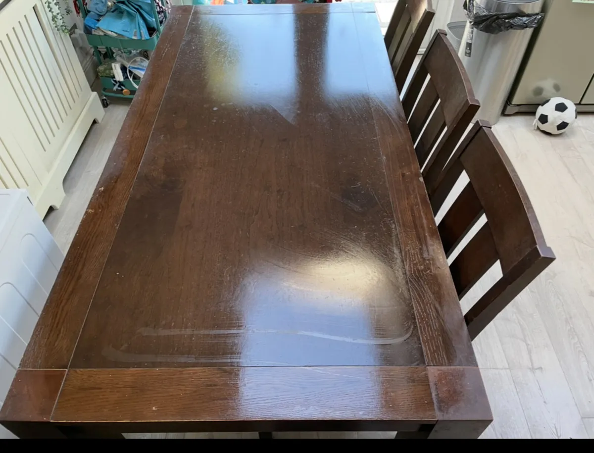 Kitchen Table & 6 chairs - Image 1