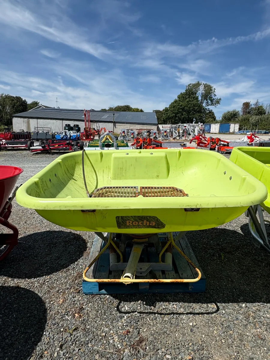 Rocha Fertiliser Spreader 1000KG - Image 2