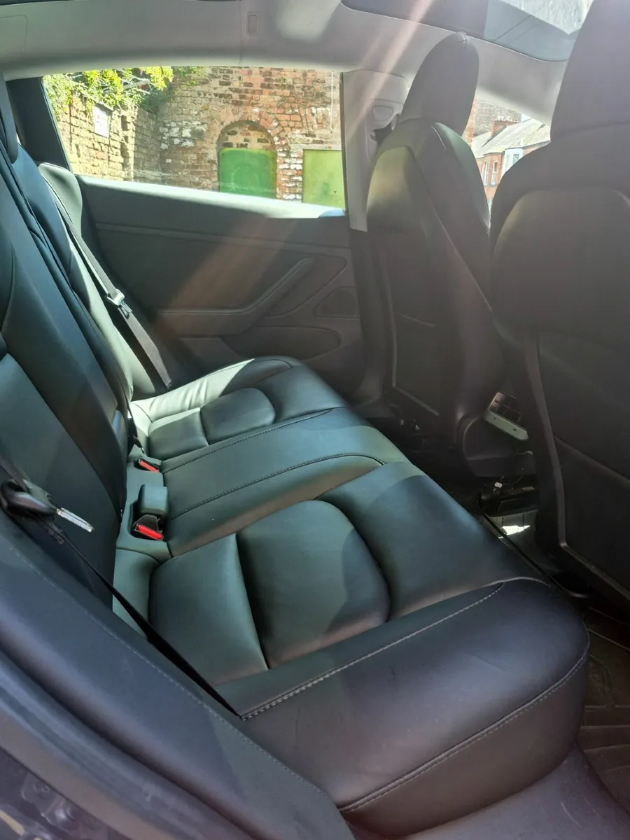 Tesla Model 3 2020 - Image 3