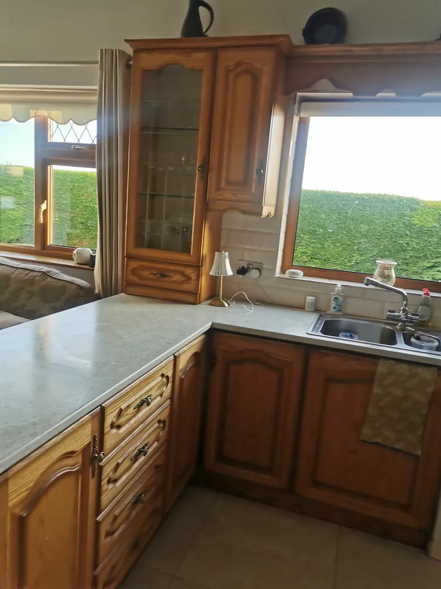 Kitchen cabinets and worktop - Image 2