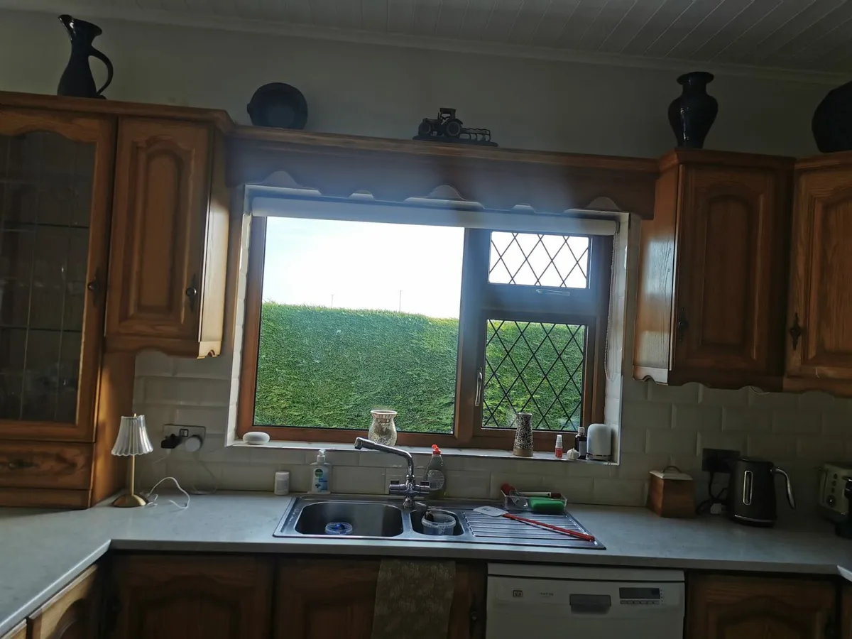 Kitchen cabinets and worktop - Image 3