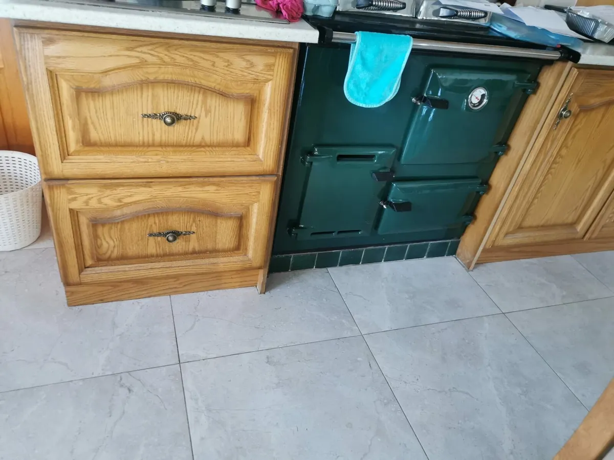 Kitchen cabinets and worktop - Image 4
