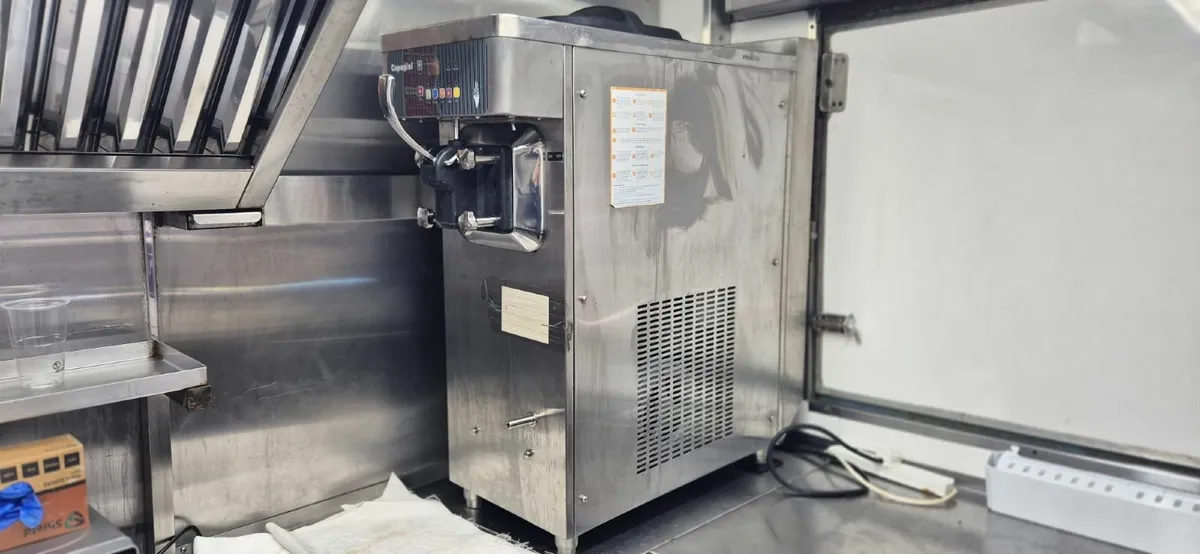 ice cream machine - Image 1