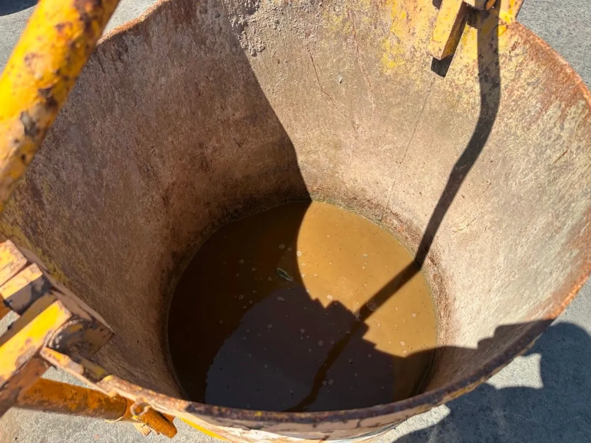 Concrete skip POT - Image 3
