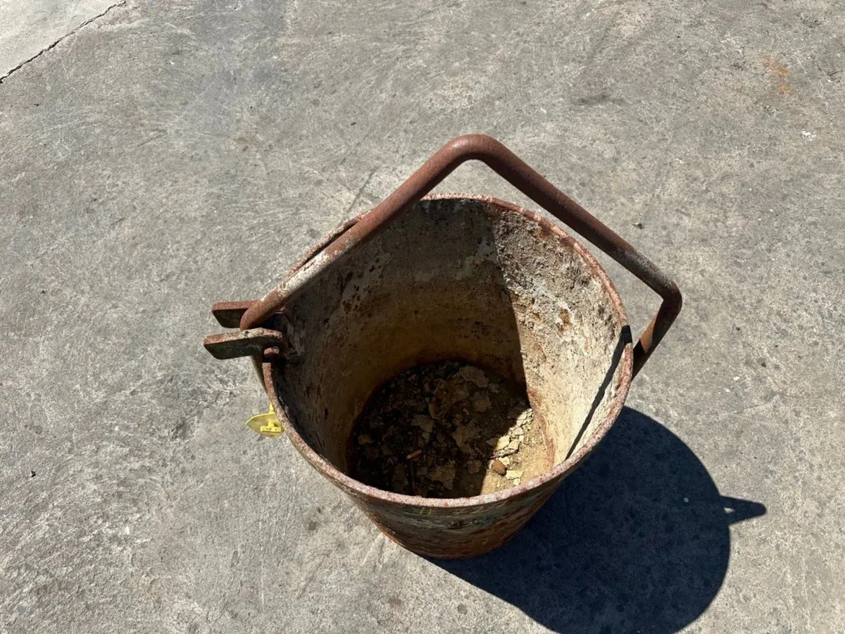 Rubble concrete pot skip - Image 3